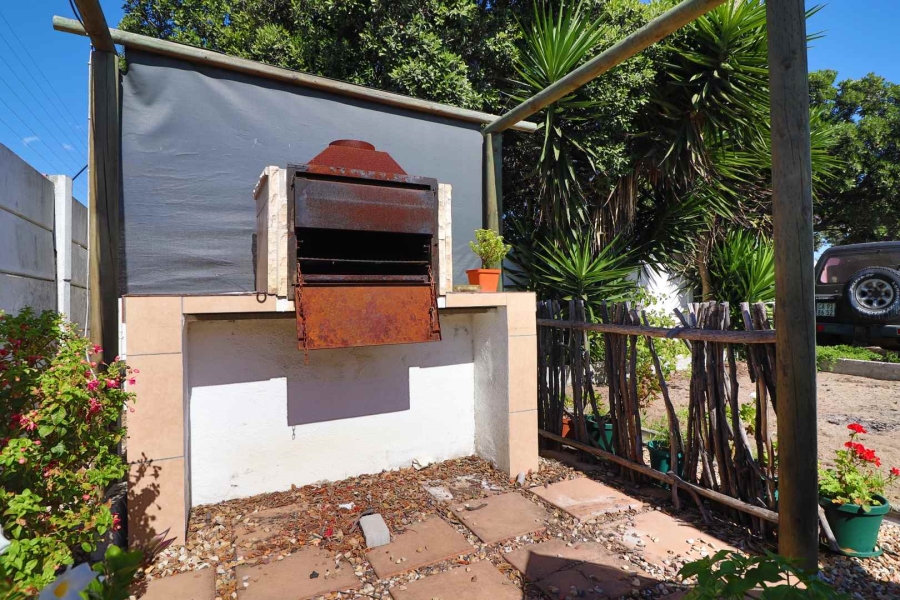 5 Bedroom Property for Sale in Sanddrift Western Cape